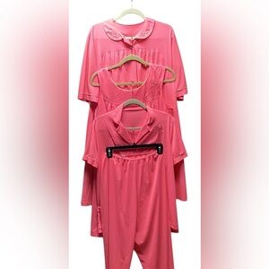 Lorraine Vintage sleepwear set. Size Medium.